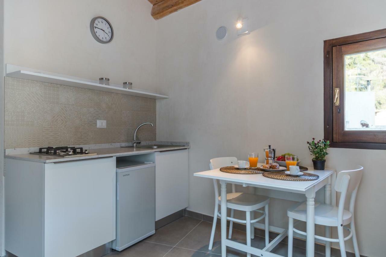 Paris Place Шикли Екстериор снимка